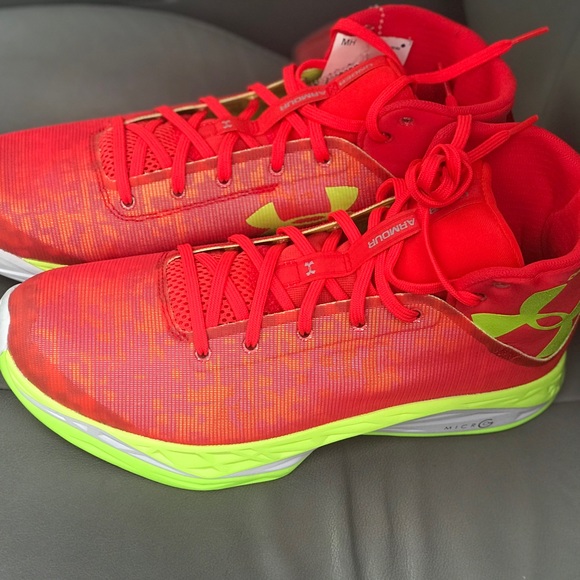 Under Armour Athletics Shoe For Men Size 10 New - Picture 8 of 8